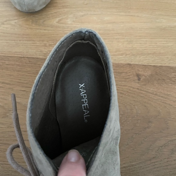 Light brown Suede Wedge 7.5 tie up boot look heel - Picture 4 of 7